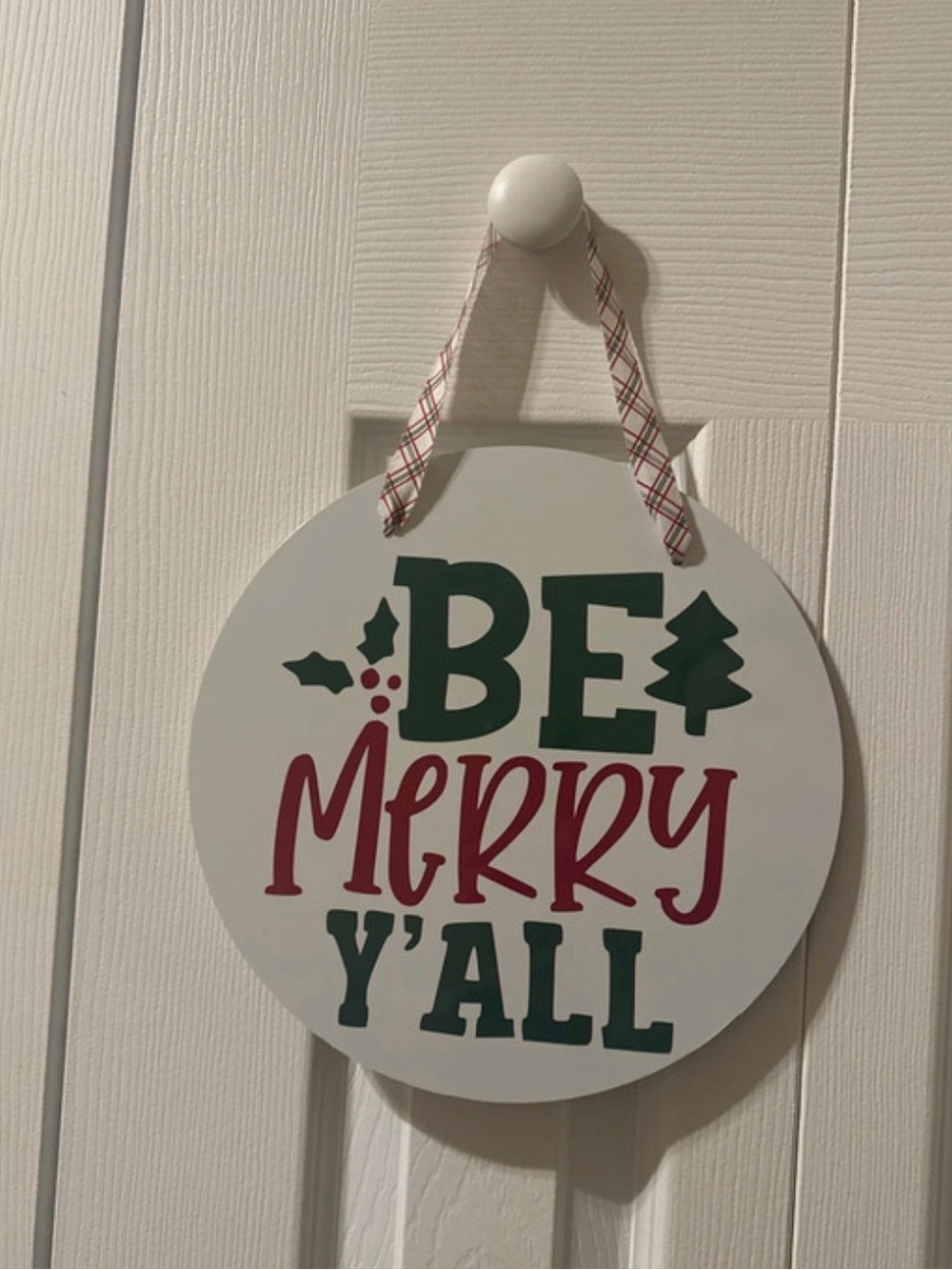 Be Merry Y'All Round Holiday Wall Sign - White, Green & Red